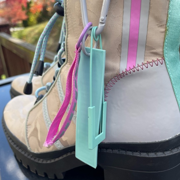 Size 7 Steve Madden Betamax Chunky Sole Combat Boot Cyberpunk Rave Pastel Goth - Picture 5 of 8